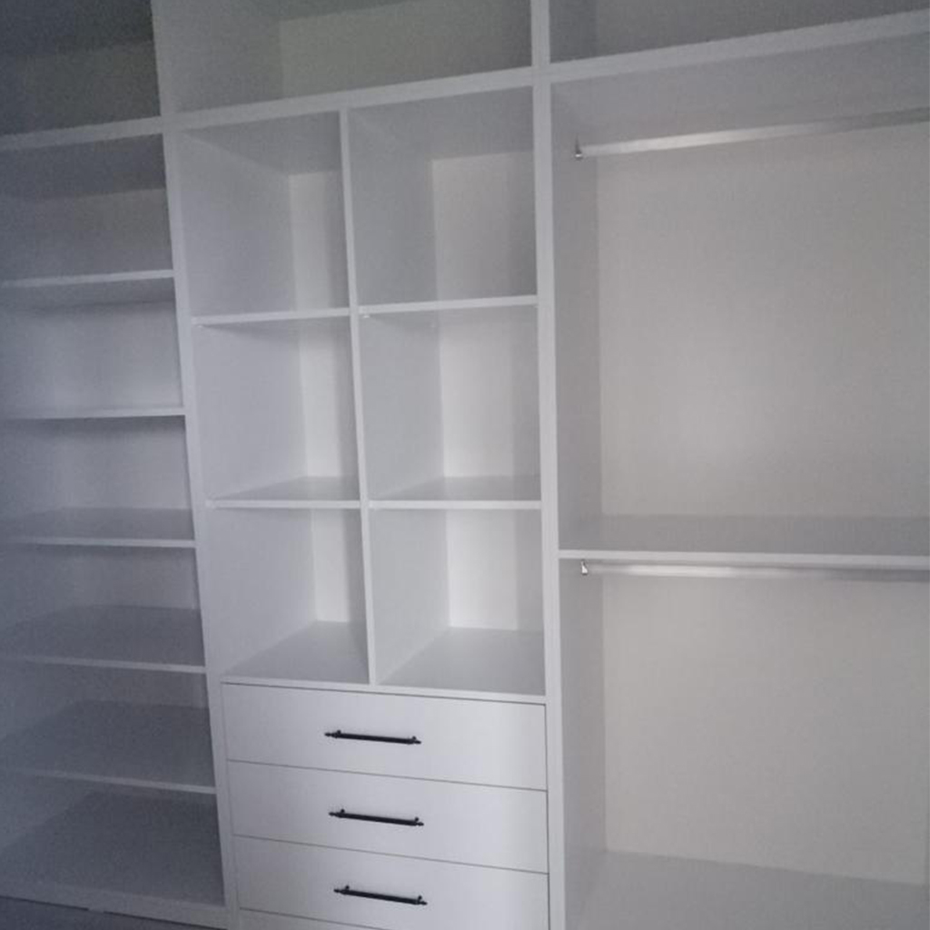 Giyinme Dolabı