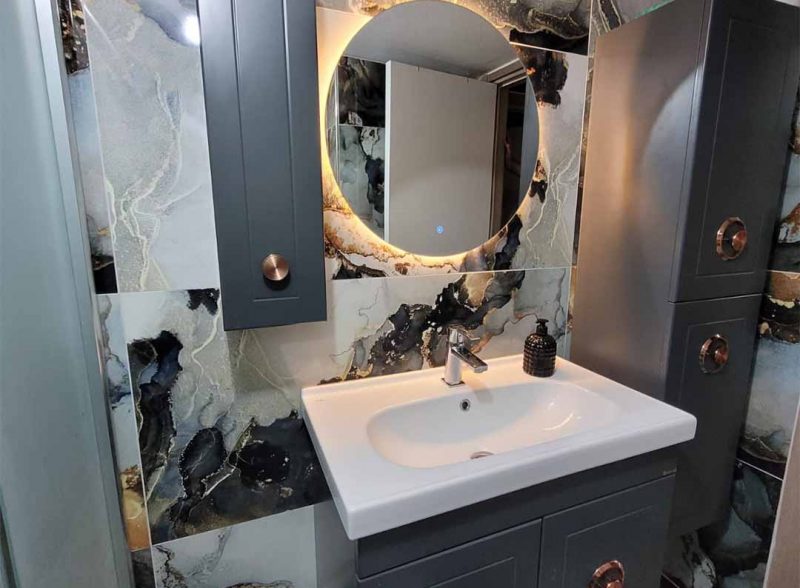 banyo tadilati isikli ayna dolap